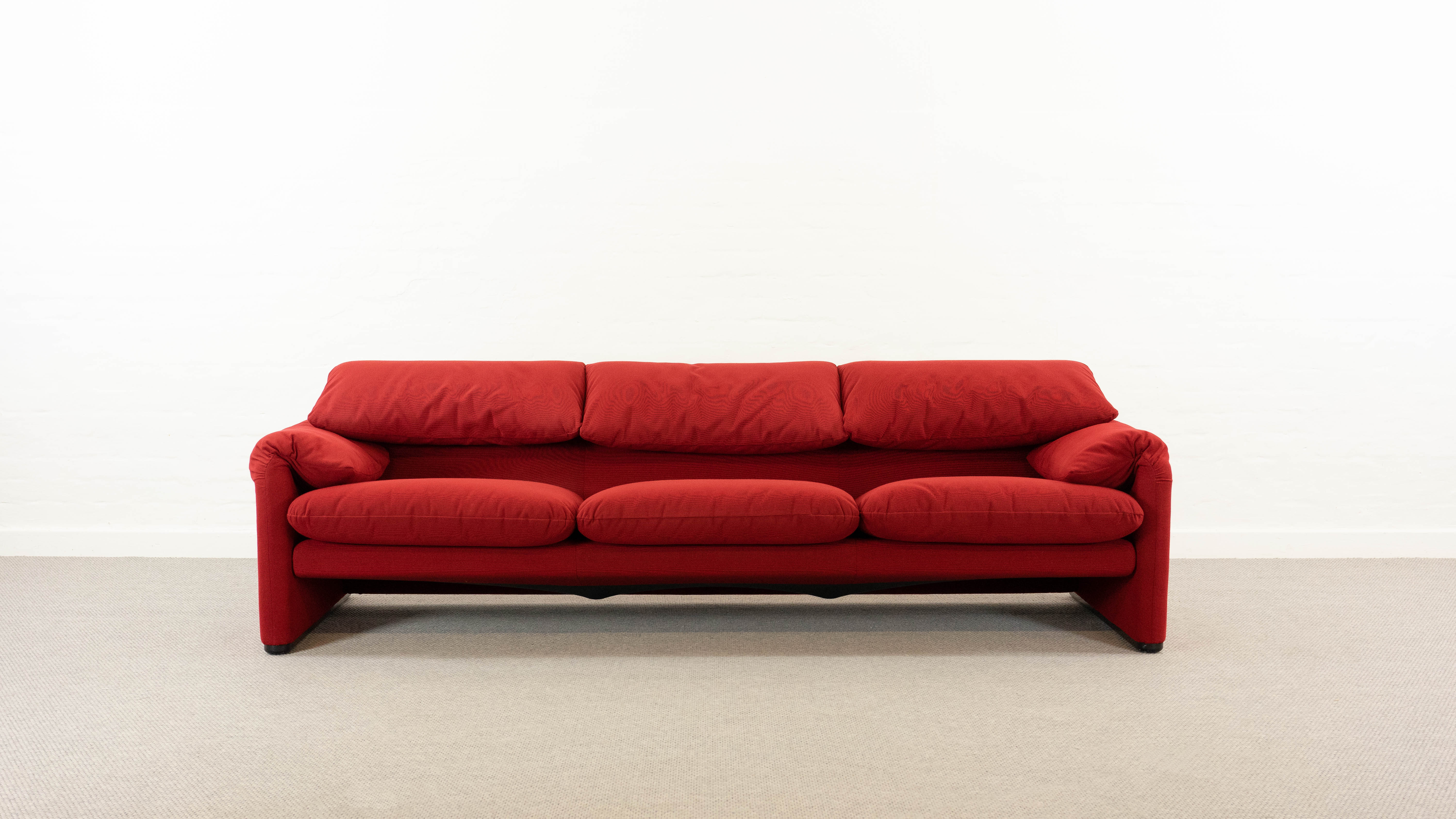 Maralunga 3-seater Sofa red by Vico Magistretti for Cassina, Italy