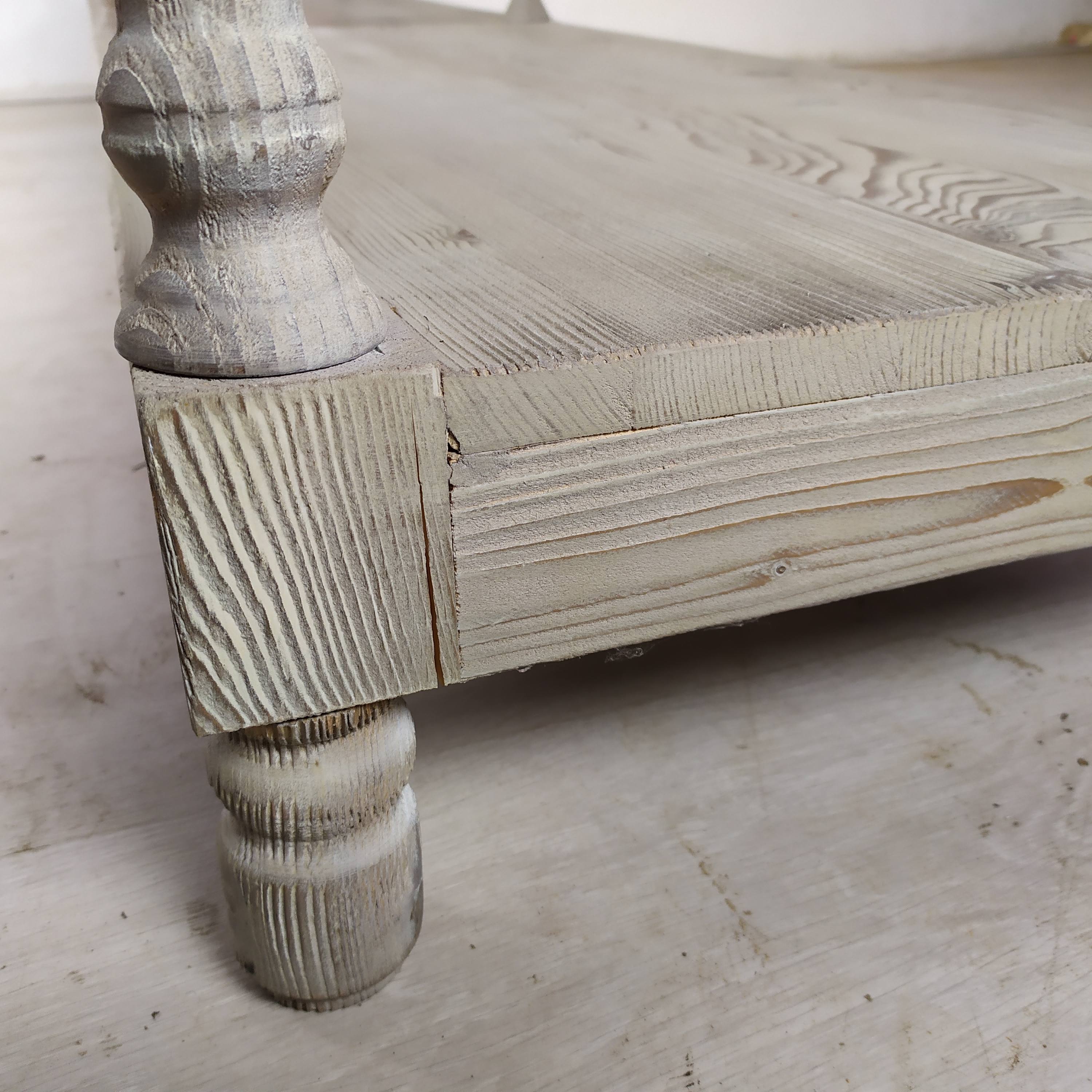 Table serving draper