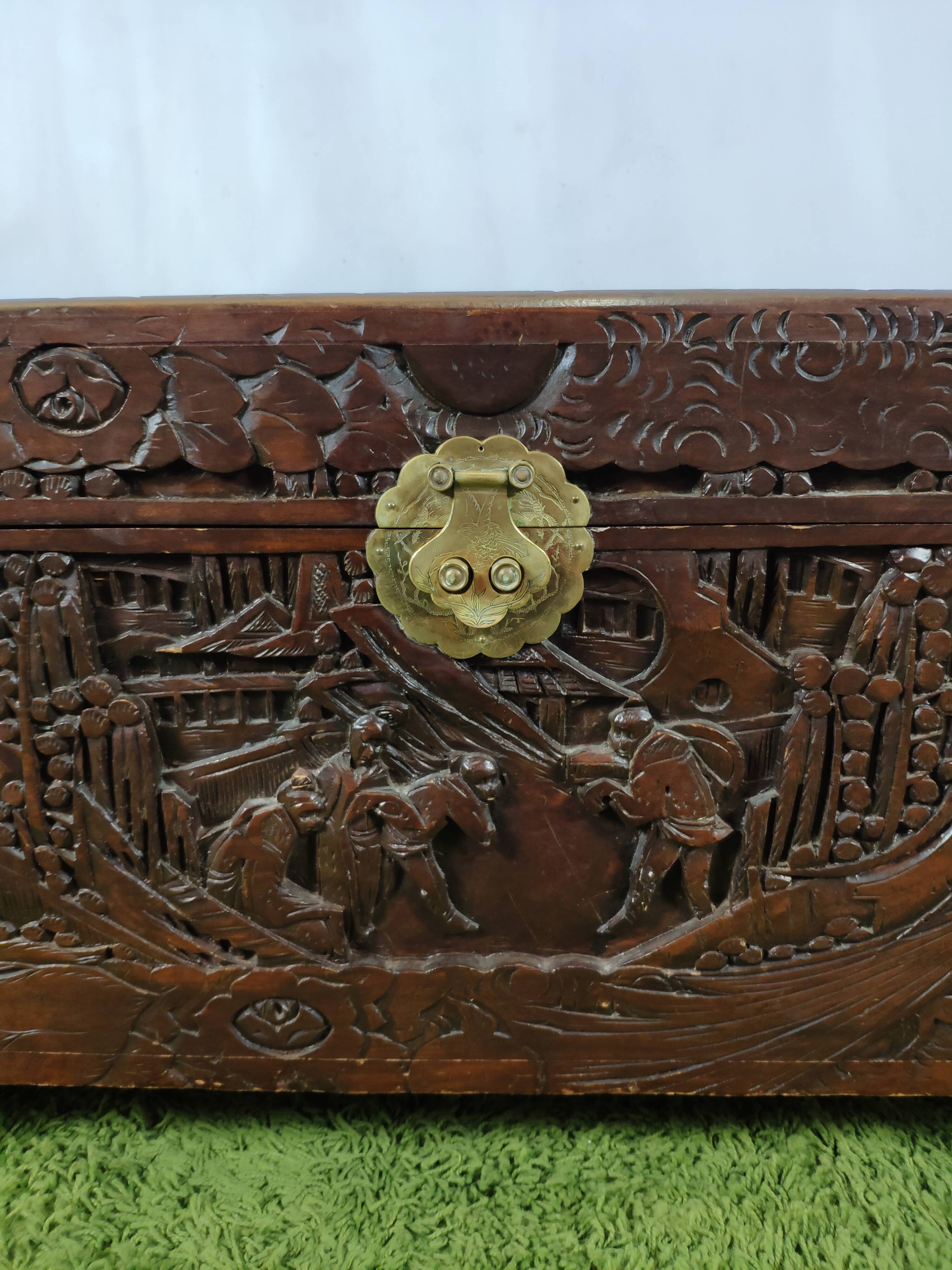 Asian-style travel trunk