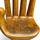Sculptural armchair in solid wood – Hand shape