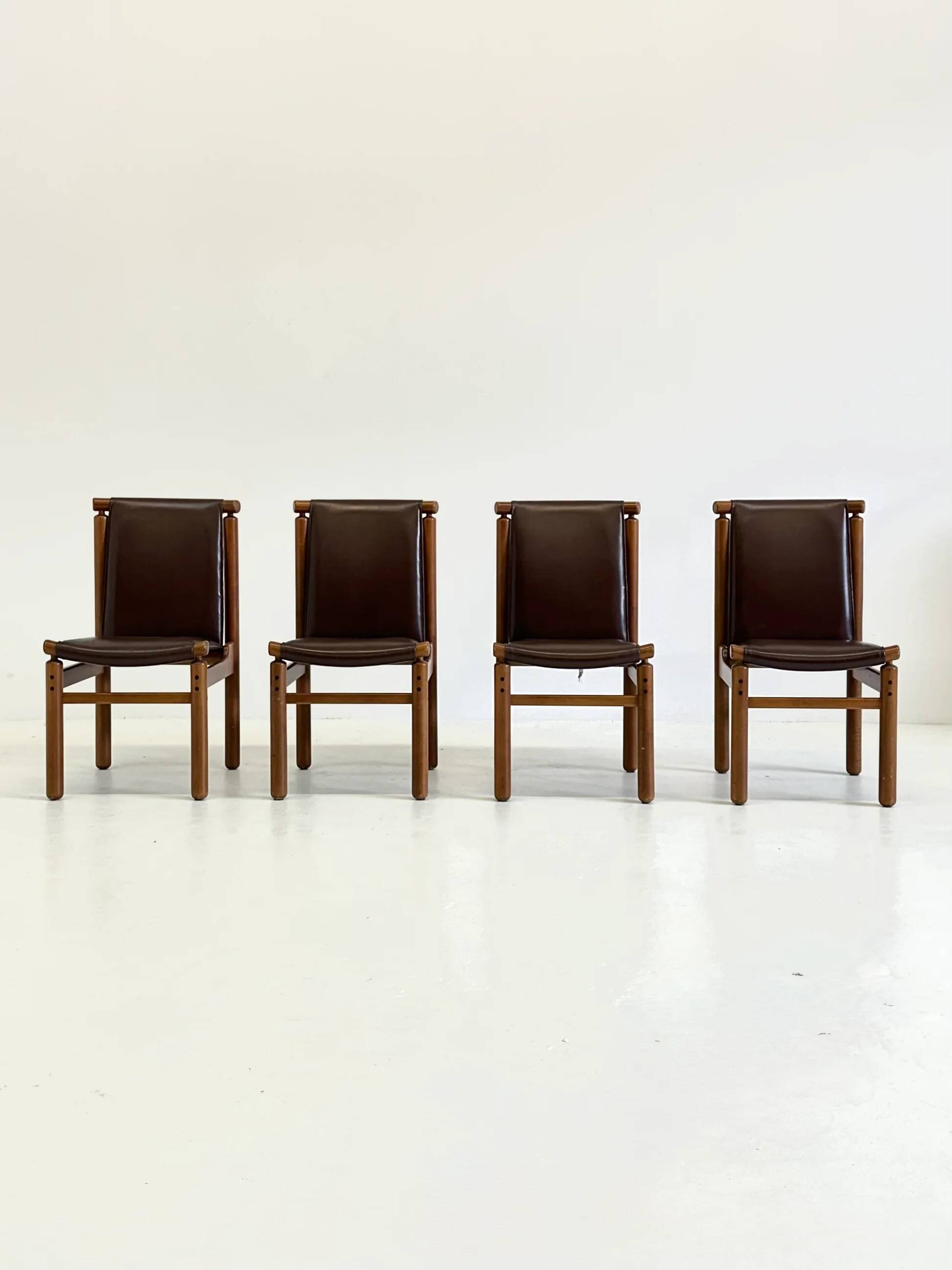 Set of Tapiovaara dining chairs by La Permanente Cantù