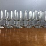 12 wine glasses made of blown glass