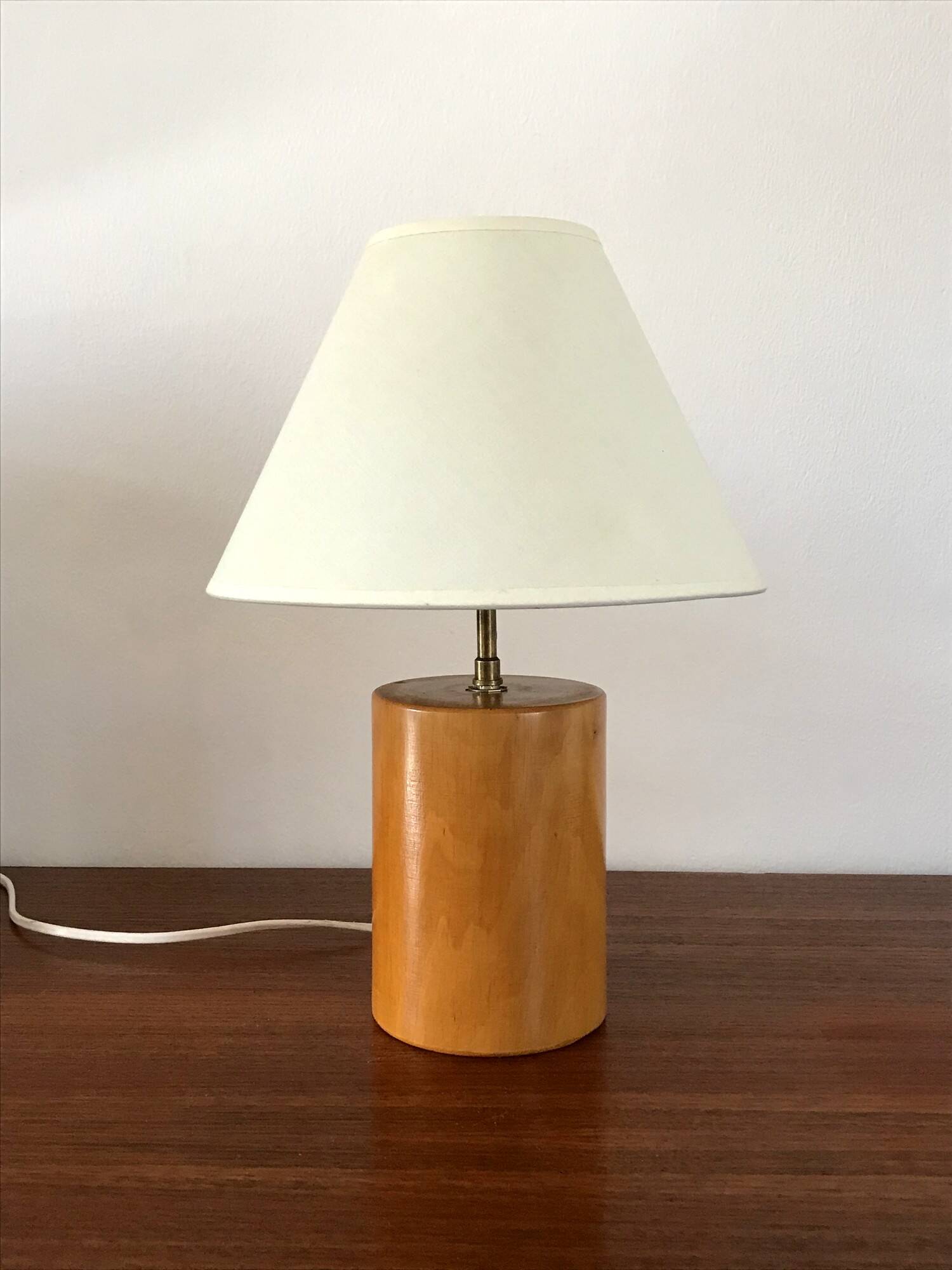 Vintage lamp in solid elm Italy 80s