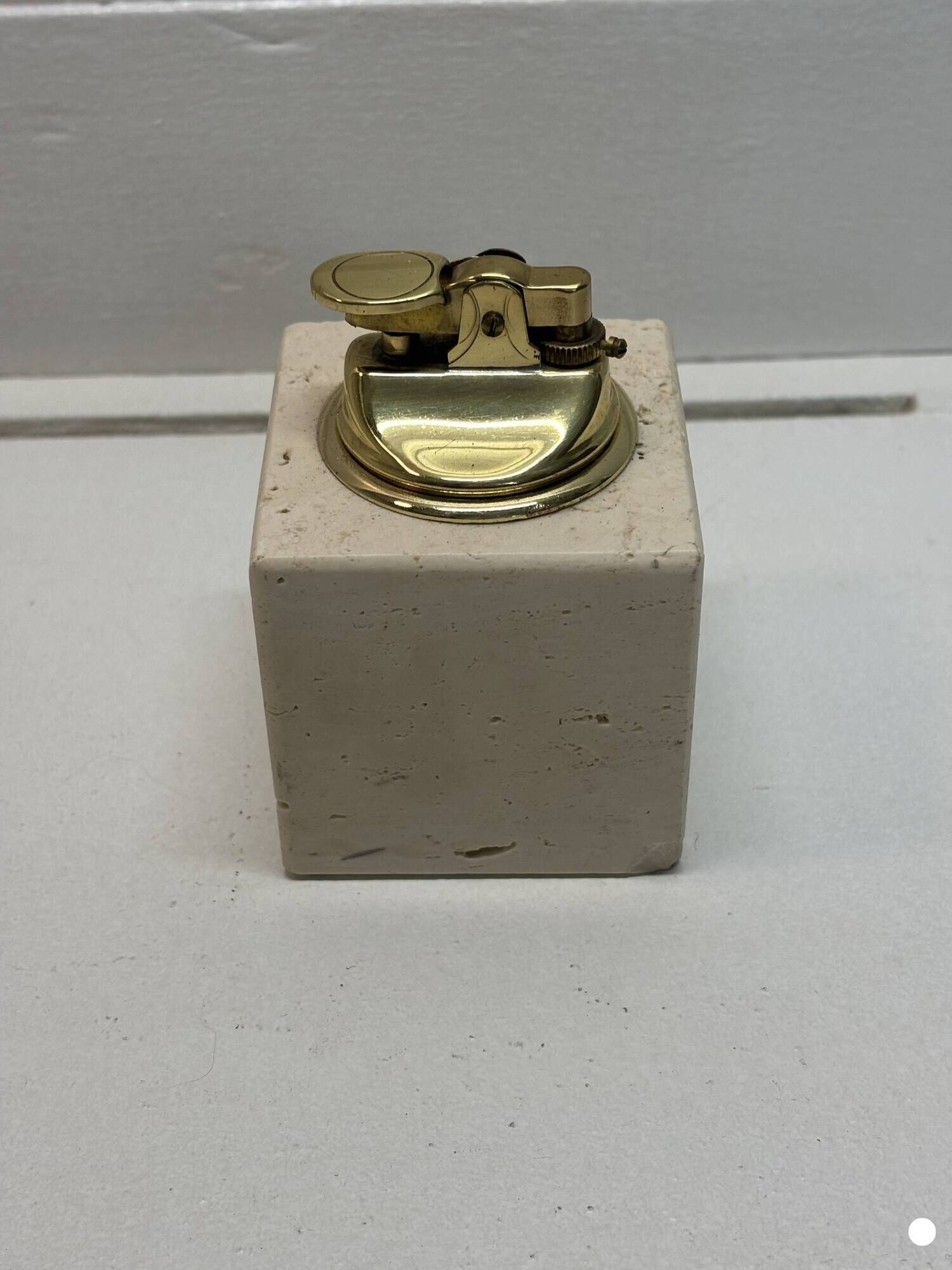 Travertine table lighter