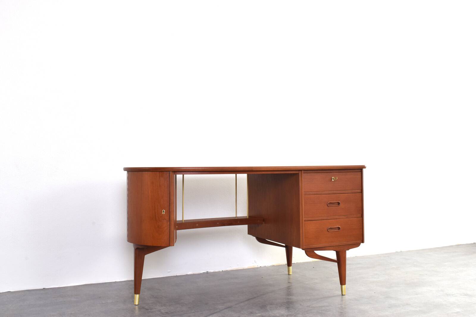 Mid-Century Organic Teak Desk from Sola Møbler, 1960s.