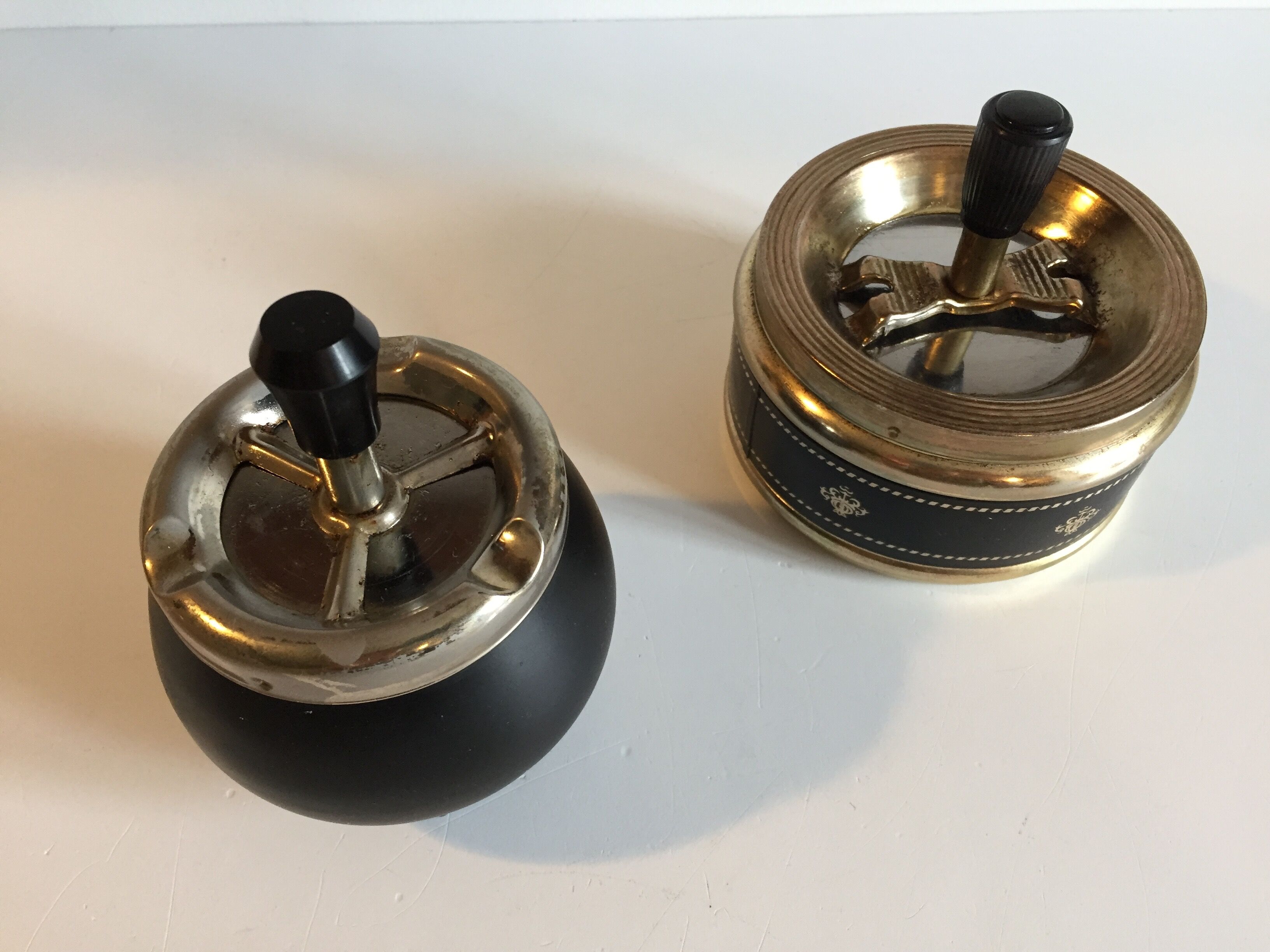 Set of 2 vintage mechanical ashtrays
