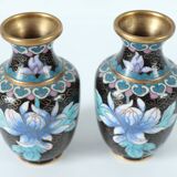 Paire de petits vases en émail cloisonnés Chinois vintage