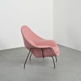 Womb Chair 1st edition by Eero Saarinen, Knoll circa 1948.
