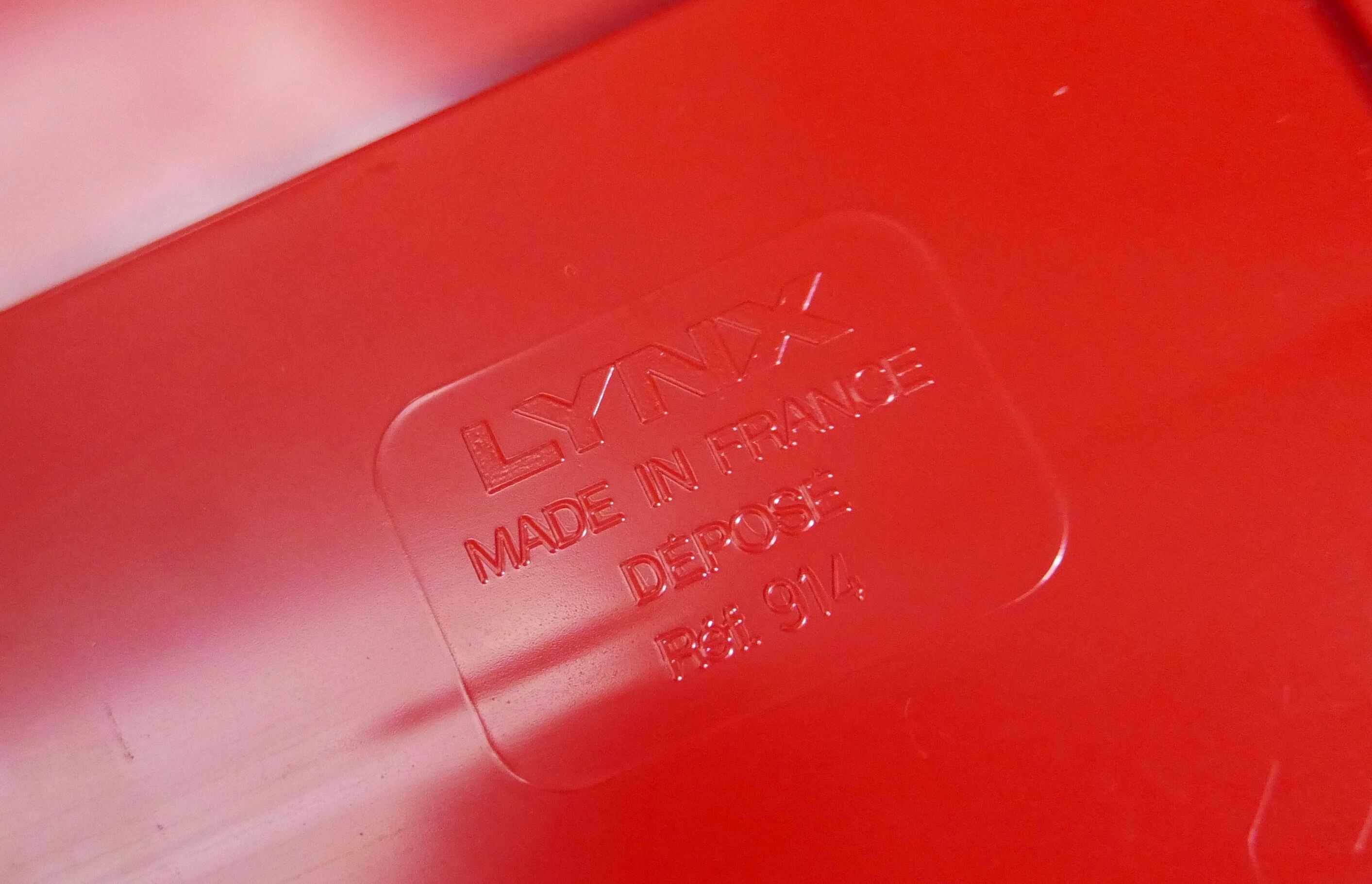 Lynx red plastic mail door, 70s