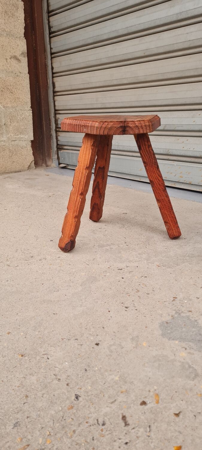 Tripod stool