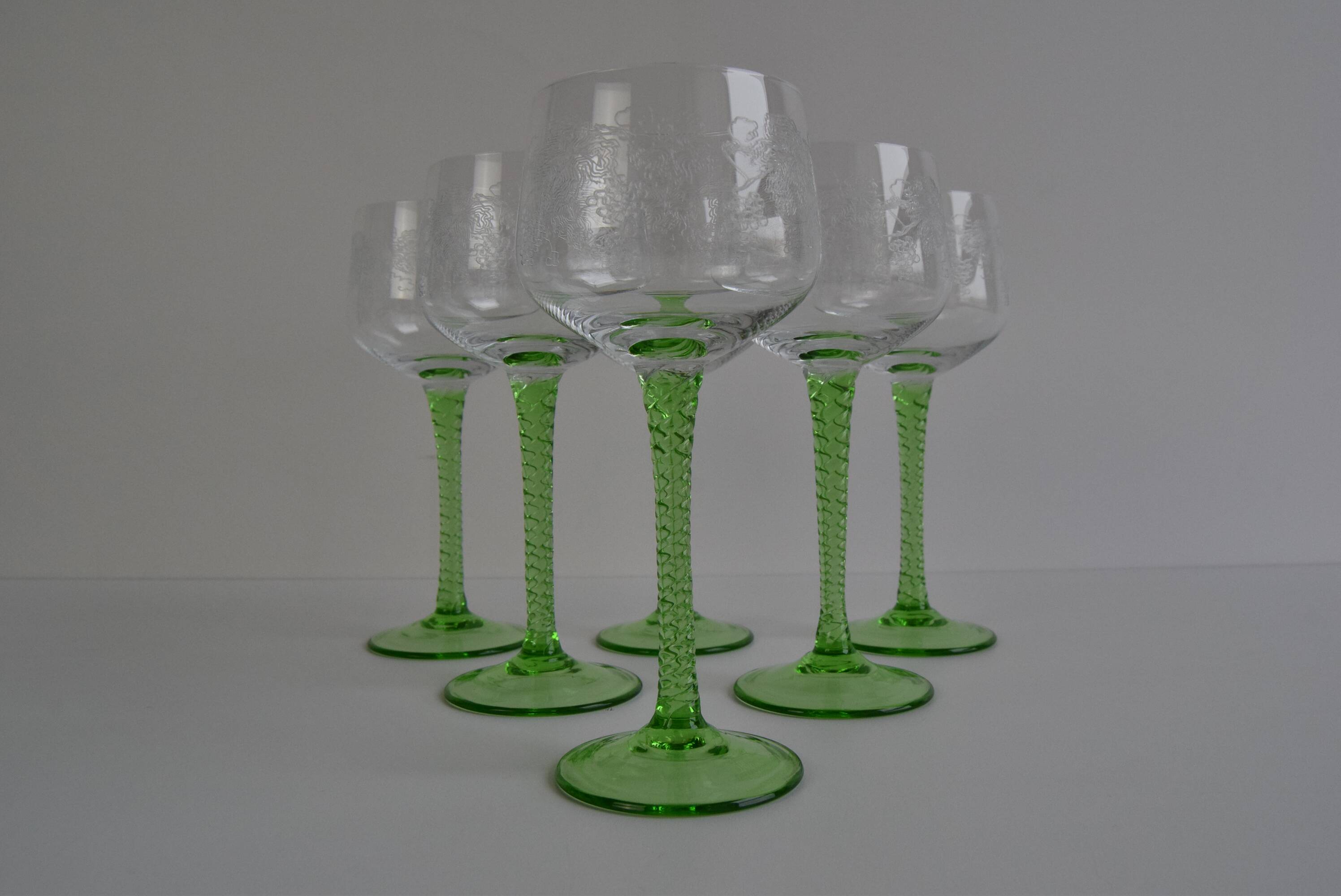 Set of six vintage stemmed glasses, 1960s.