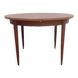 Round dining table extendable 1960s Scandinavian vntage renovated