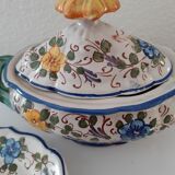 Sauce dish and its serving dish