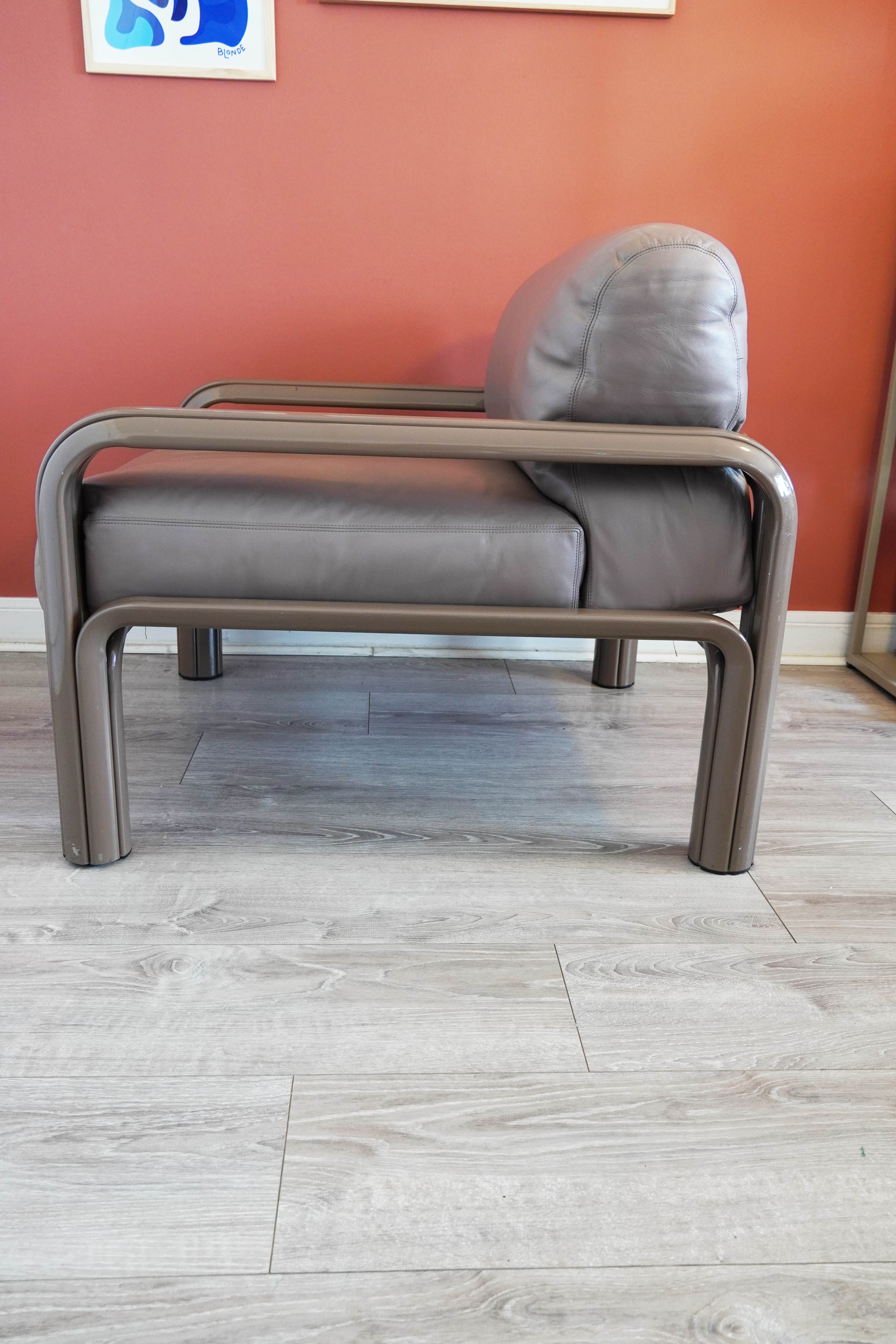 Orsay leather armchair by Gae Aulenty for Knoll