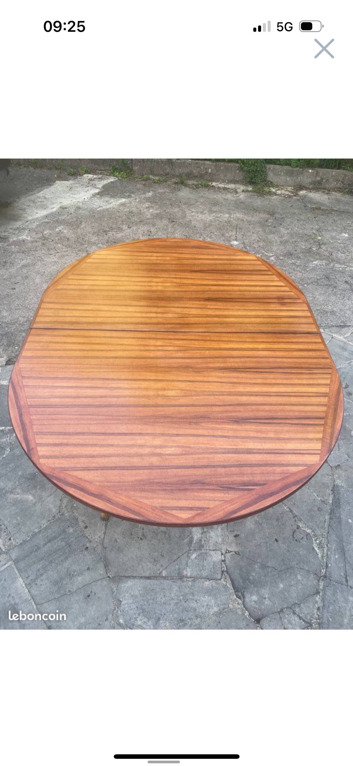 Baumann oval table