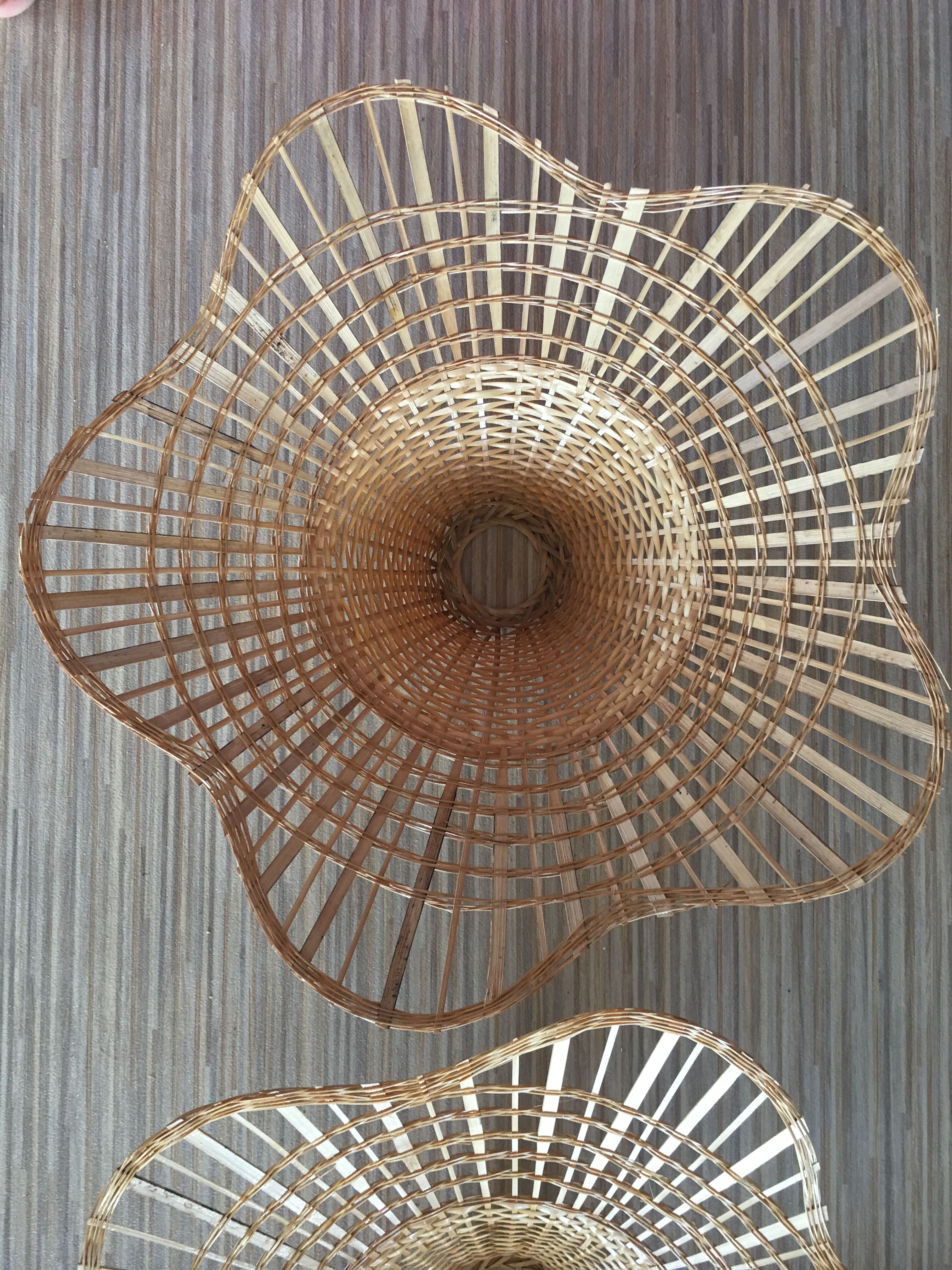 Set of 2 sudpendions in wicker and rattan