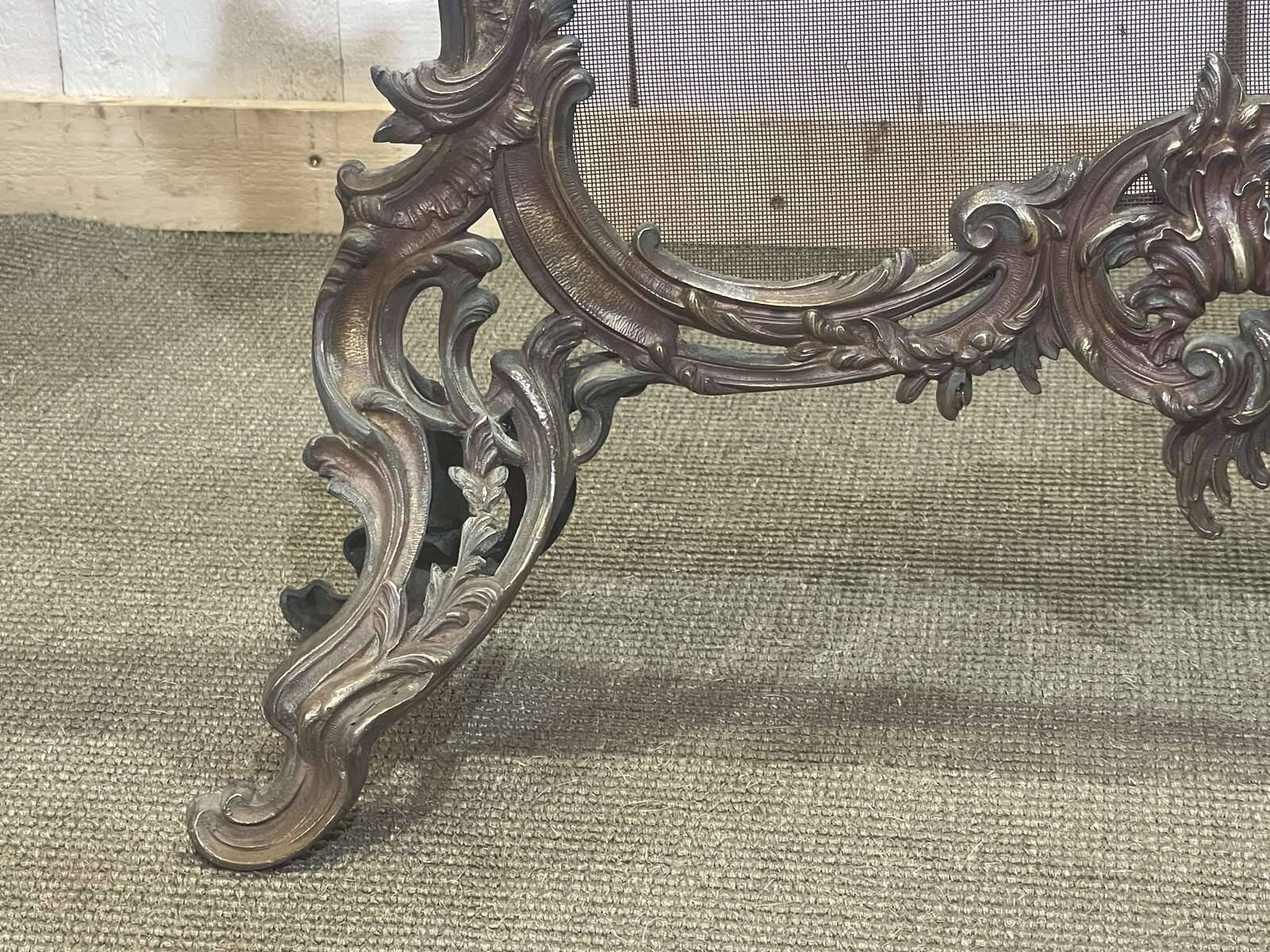 Pare-feu Louis XV fin XIXème en bronze doré
