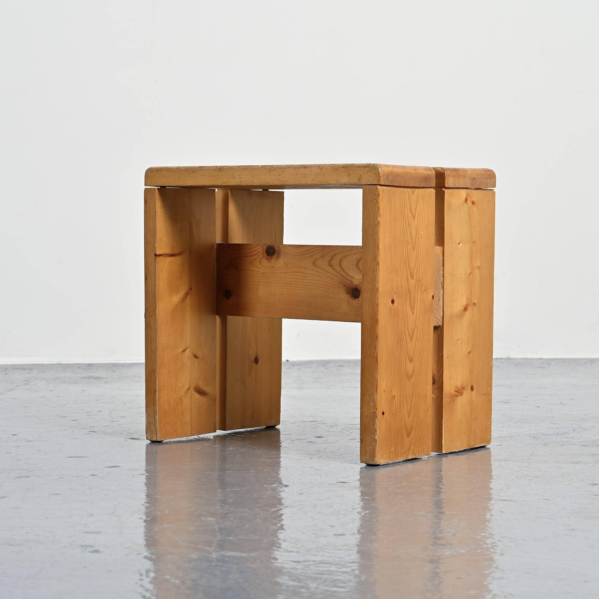 Tabouret en pin massif, Les Arcs