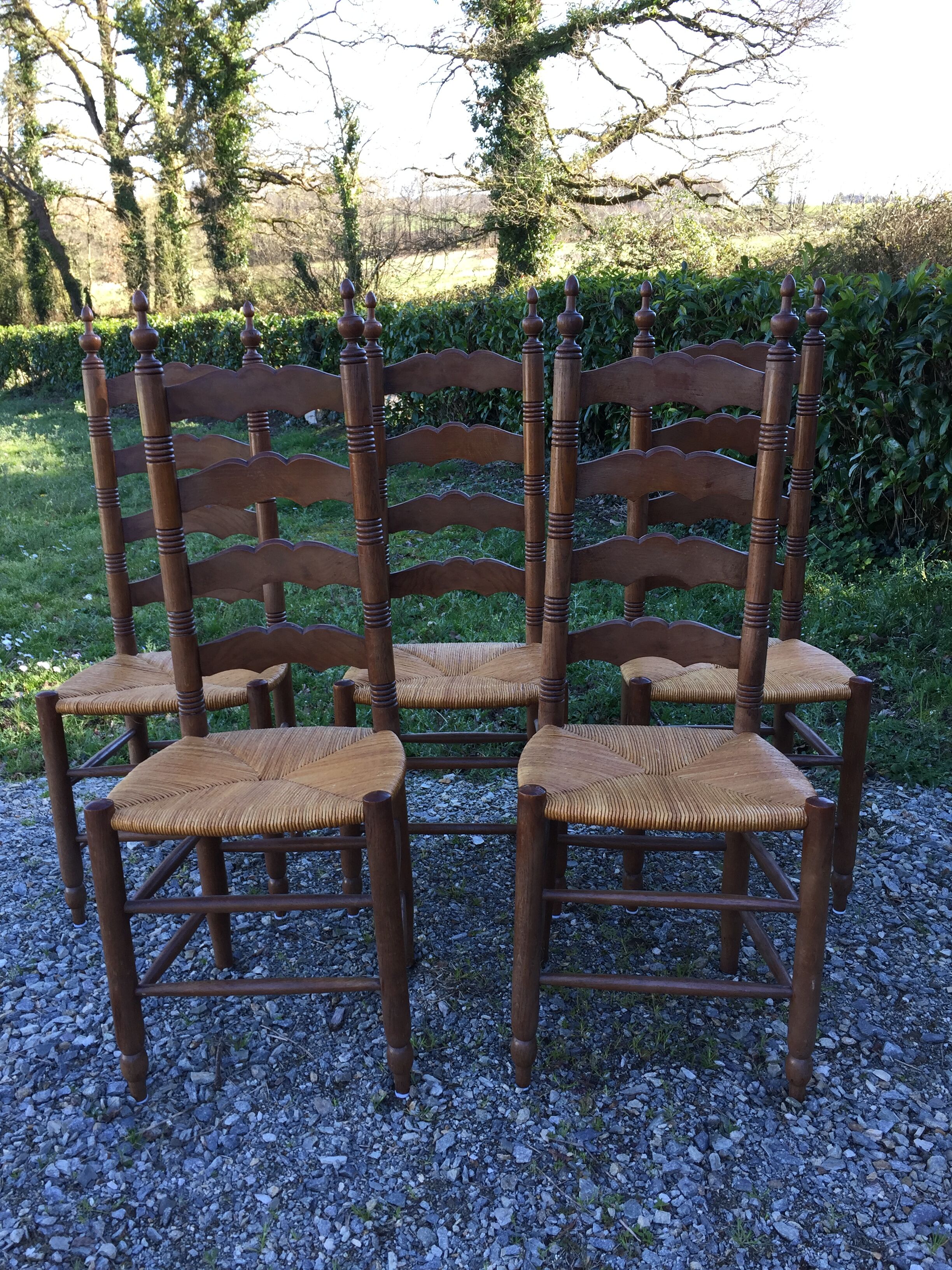 Vintage mulched chairs with high oak backrests with turned legs