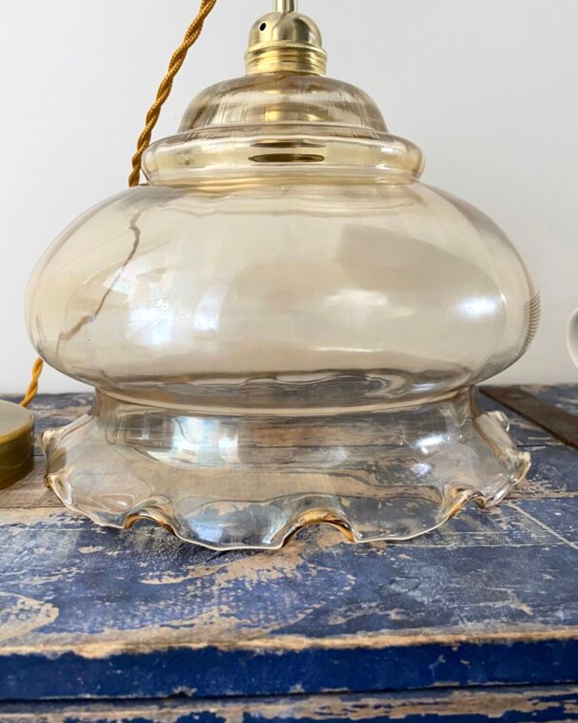 Vintage pendant lamp in electrified golden glass to nine
