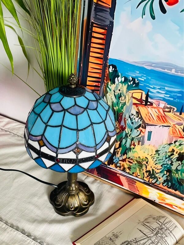 Vintage and Tiffany inspiration lamp | Coloured glass in blue & pastel pink