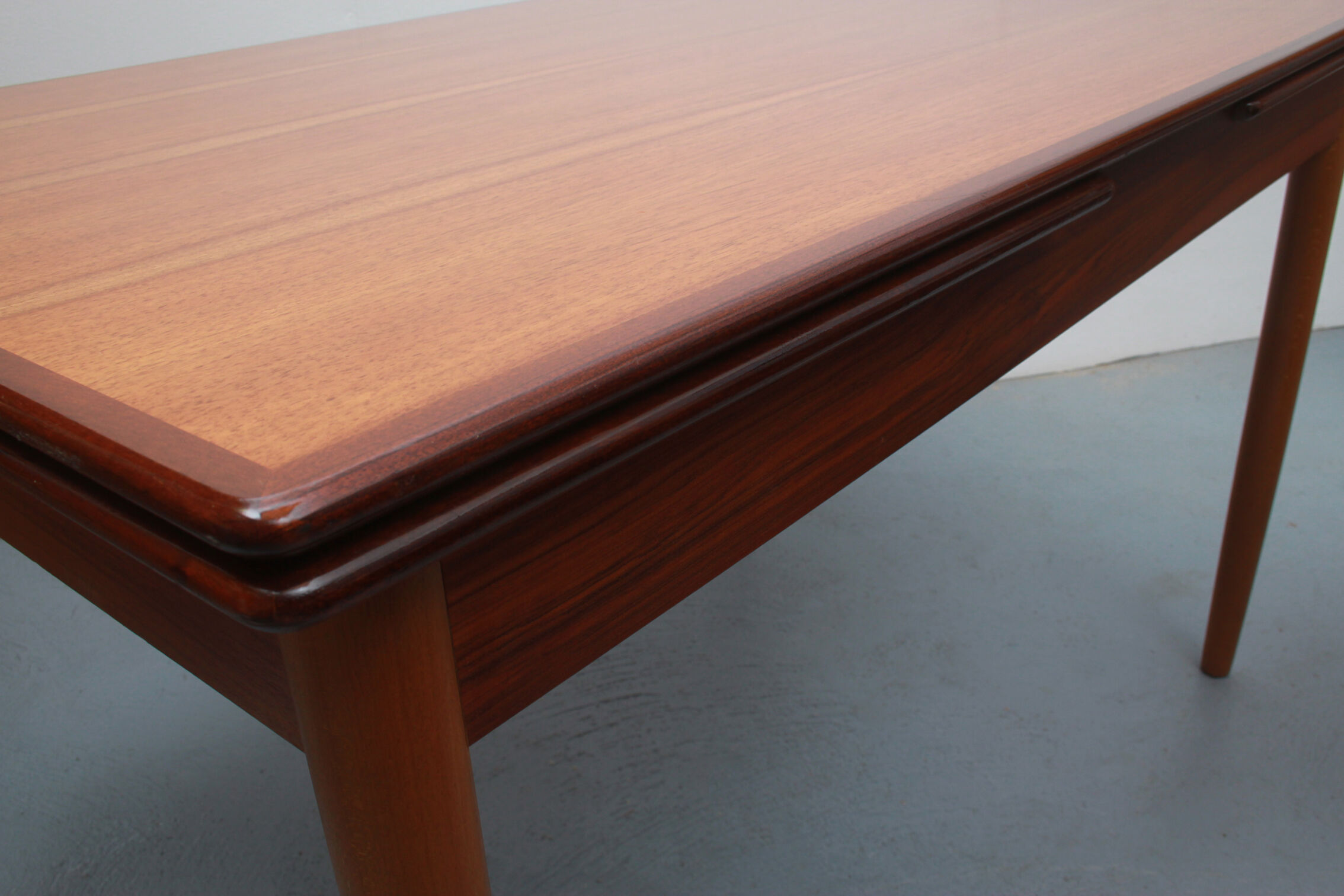 1960s diningtable in rosewood