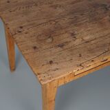 Table à manger antique de ferme rustique française en chêne doré clair du 19ème siècle
