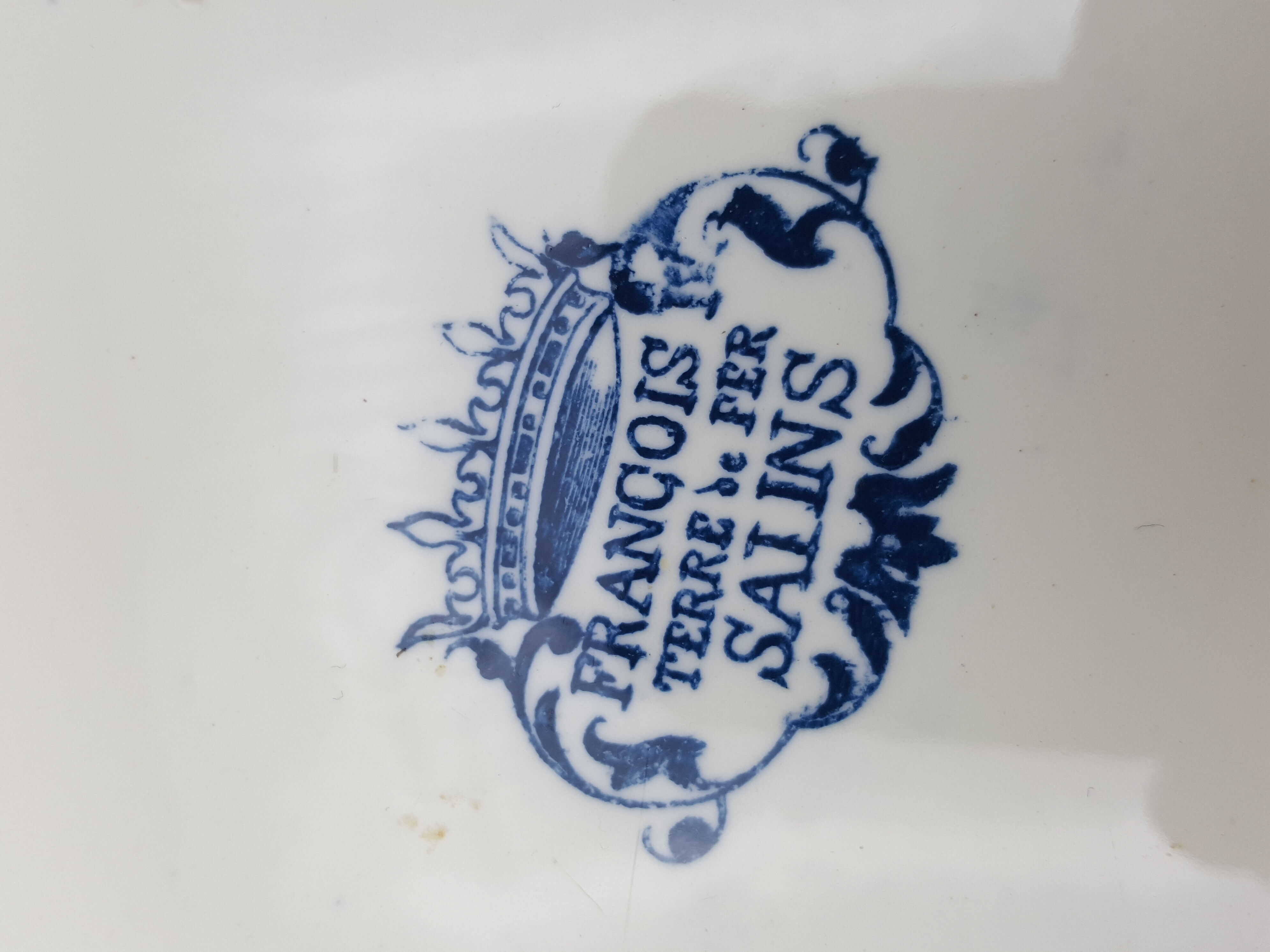 hollow serving dish François 1st dragon salamander iron earth Salins