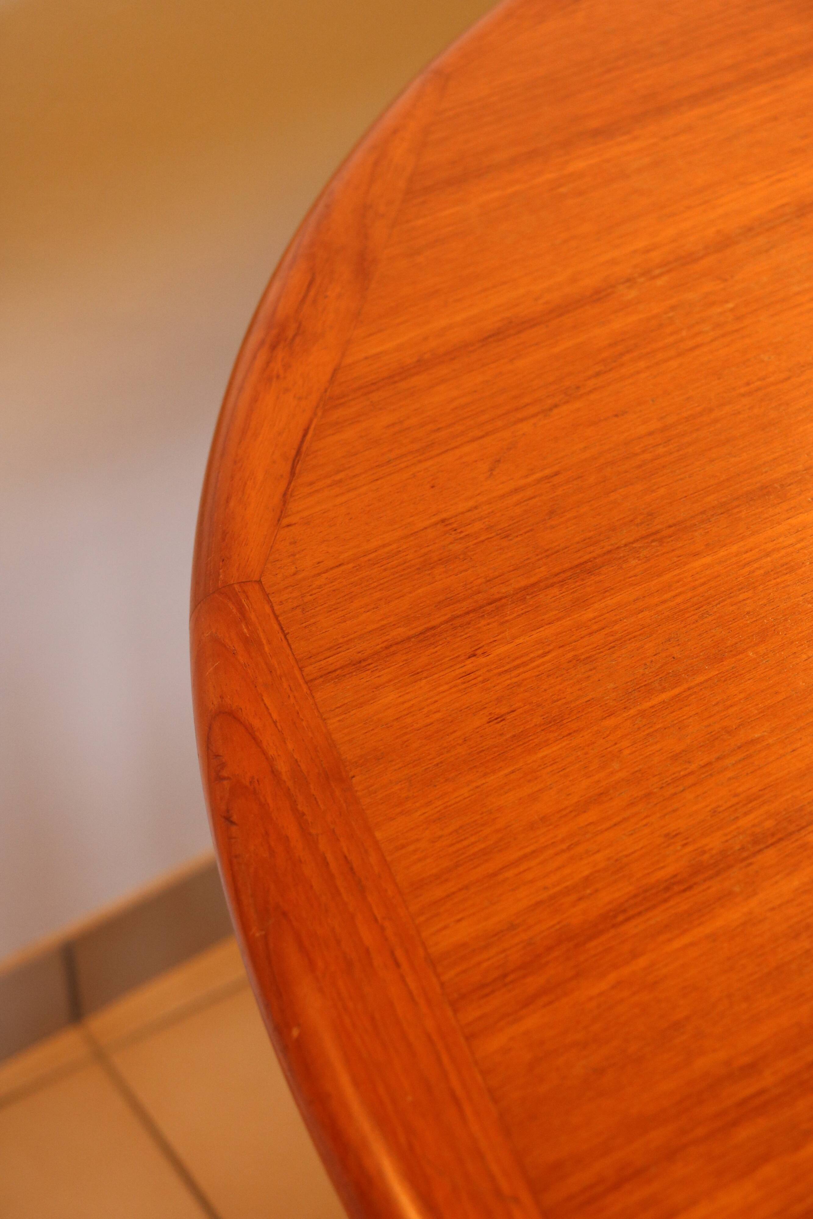 Extendable round table, teak, 1960