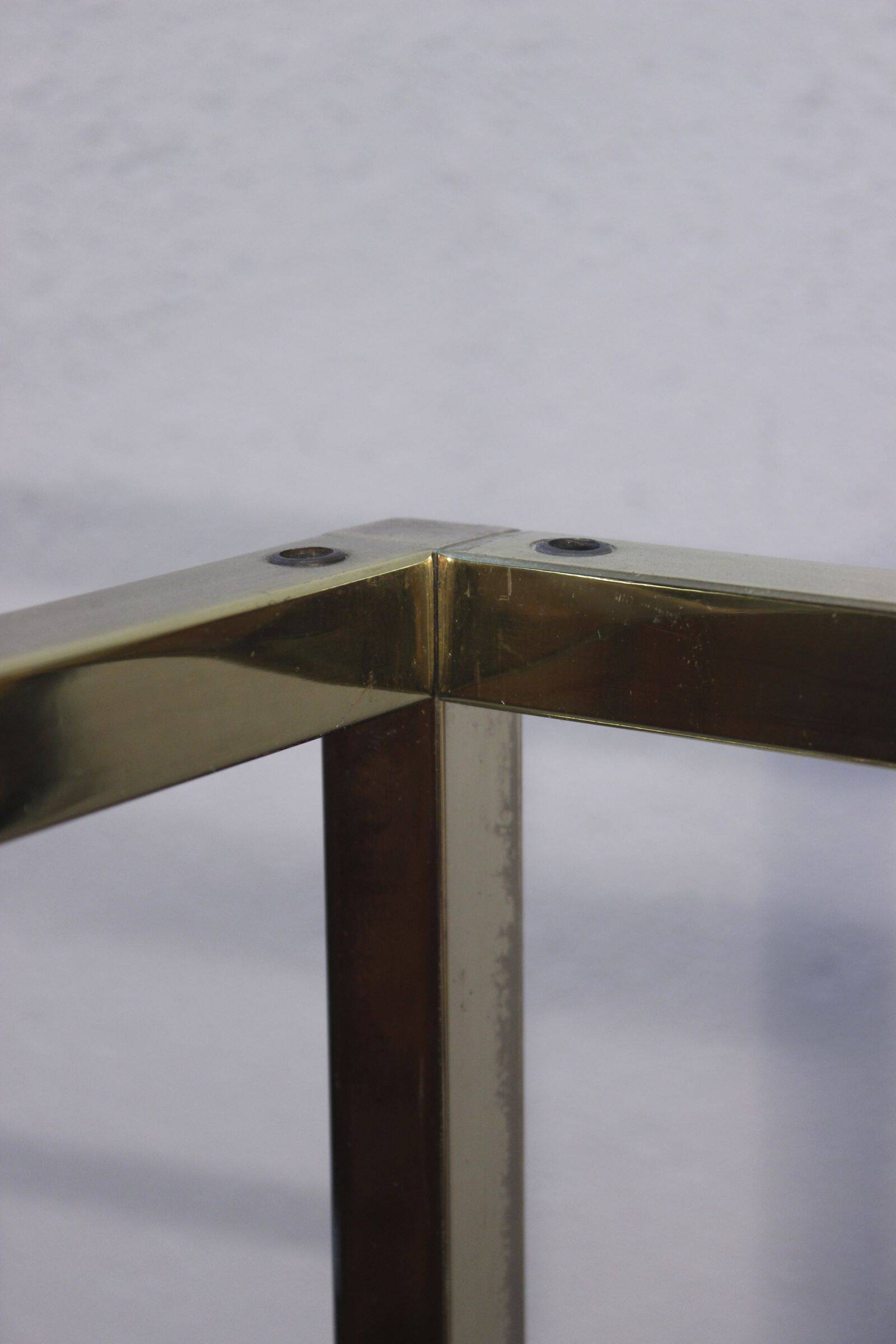 Post-modern shelf in gilded brass, Italy 1970s