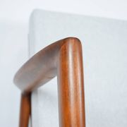 Fauteuil original restauré, tissu gris clair, années 1960, usine de meubles Swarzedzka