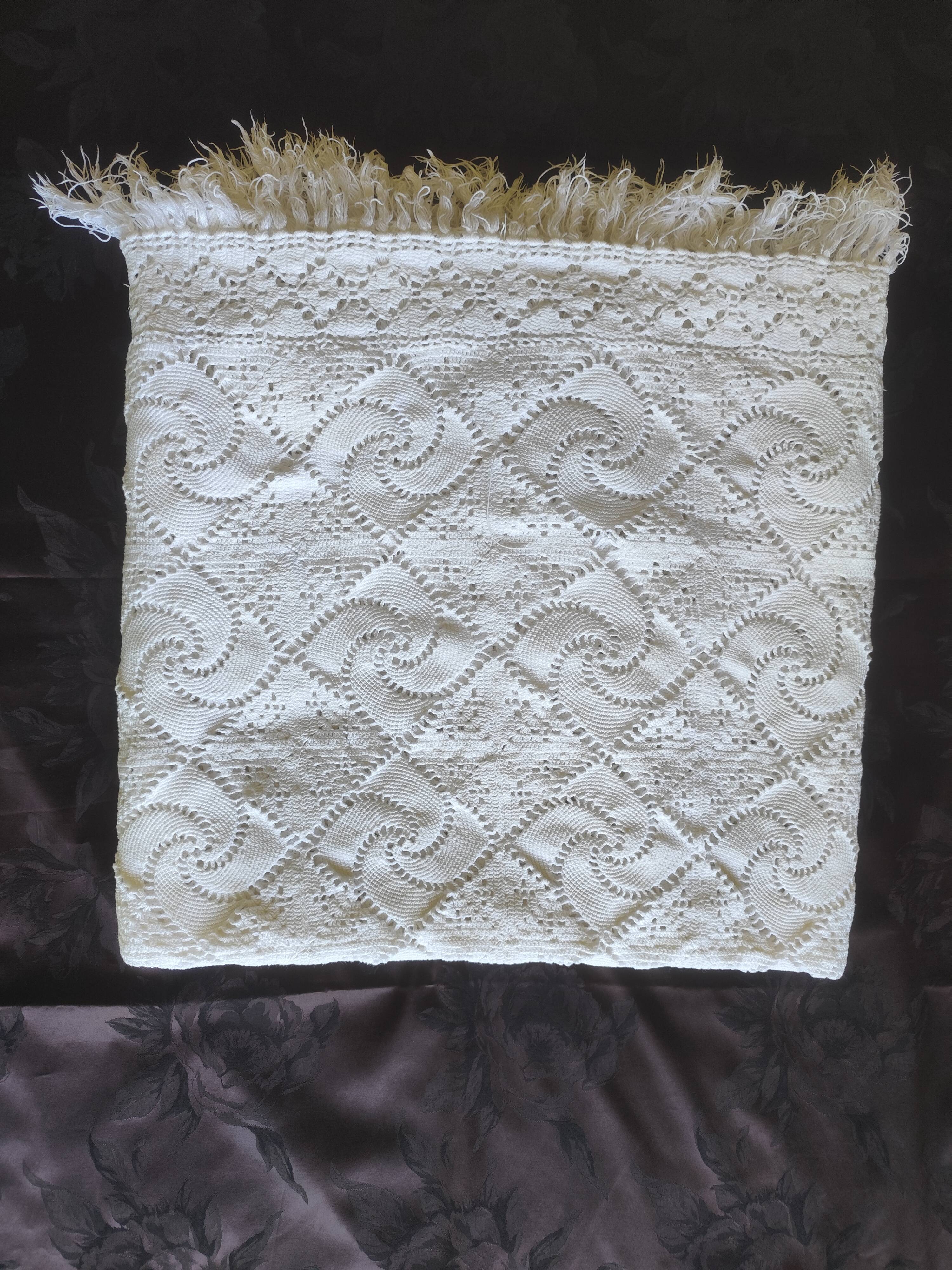 White cotton bedspread, Old crochet bedspread