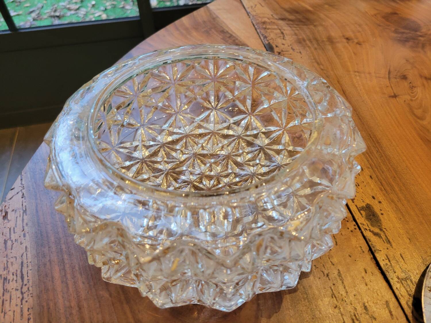 Diamond-pointed glass ceiling light