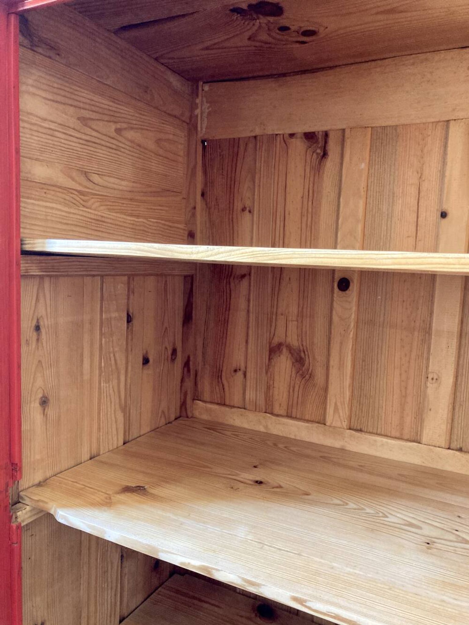 Glazed pine solid wood bonnetière