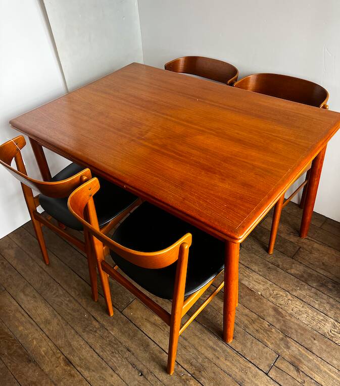Table de salle à manger et ses 4 chaises , Denmark, 1960