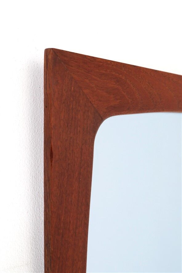 Set consisting of mid-century teak wall mirror and shelf / Danish modern design / 1960s