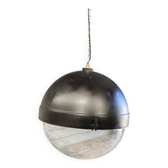 Old lantern - public lighting suspension of the city of Paris