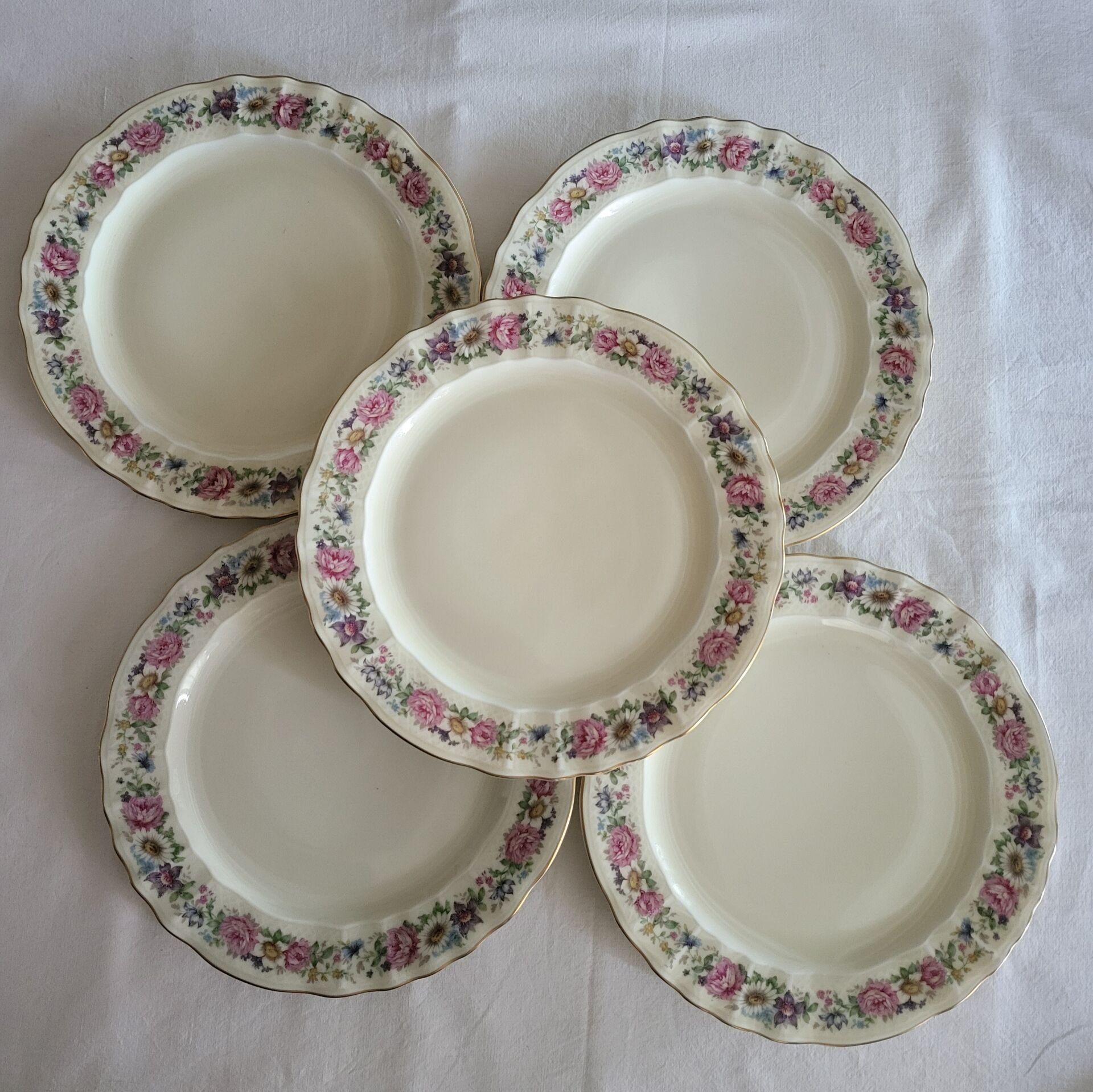 Limoges Bernardaud 5 Flat Plates in porcelain