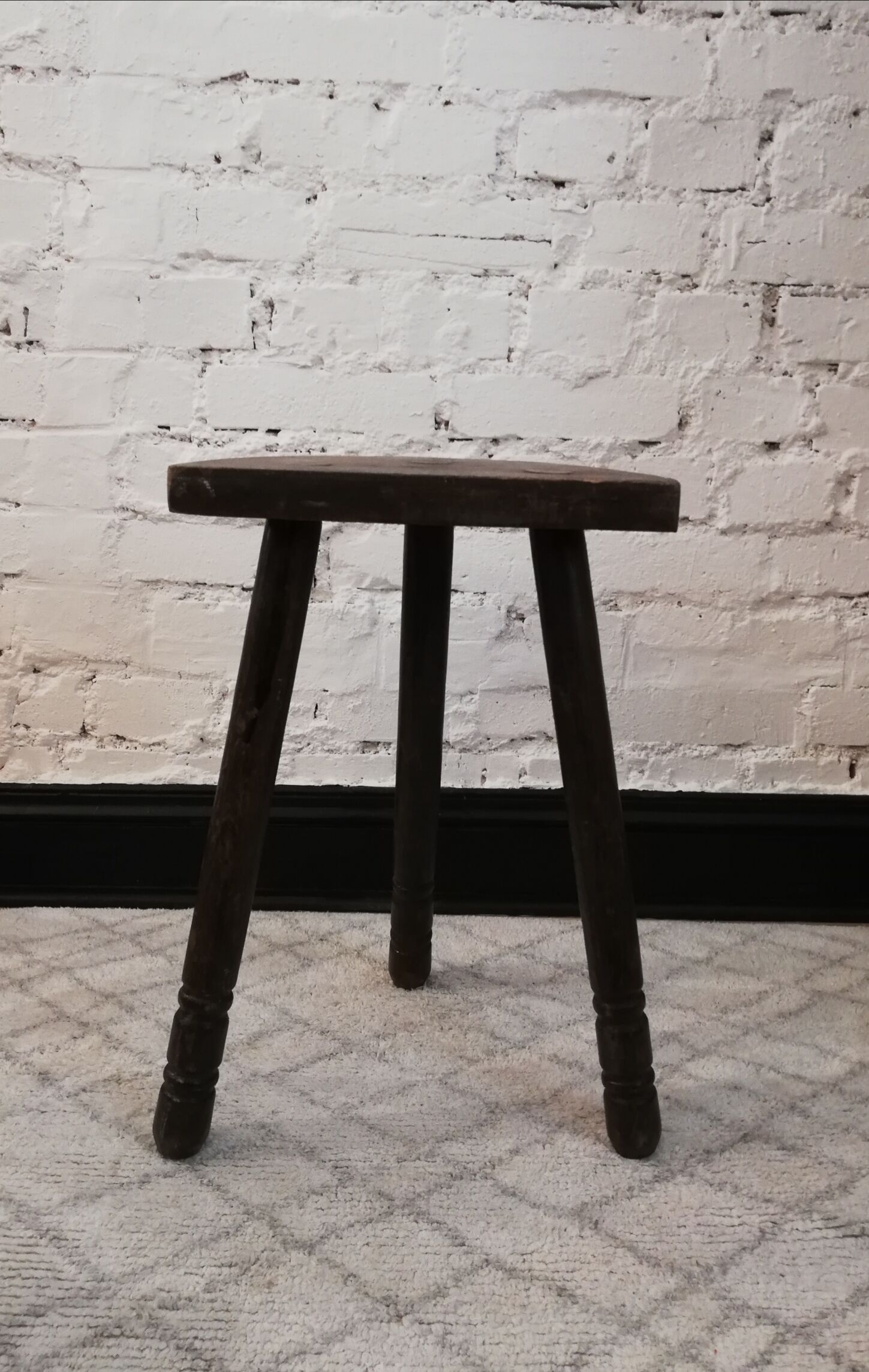 Half moon vacher tripod stool
