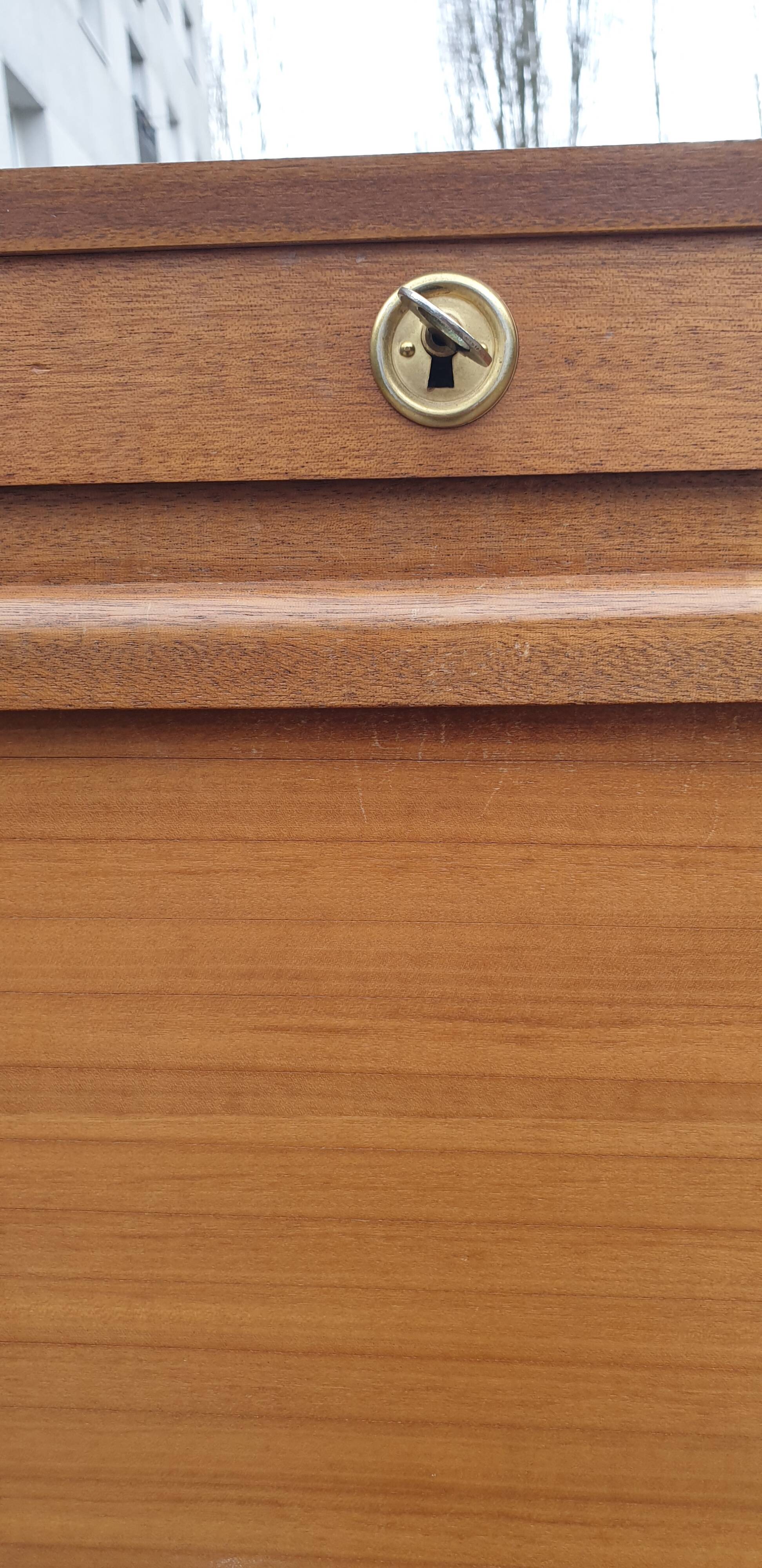 Administrative furniture with curtain