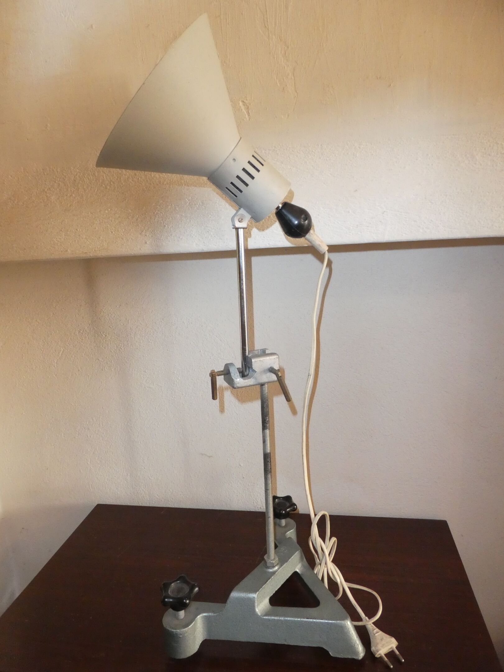 Workshop lamp