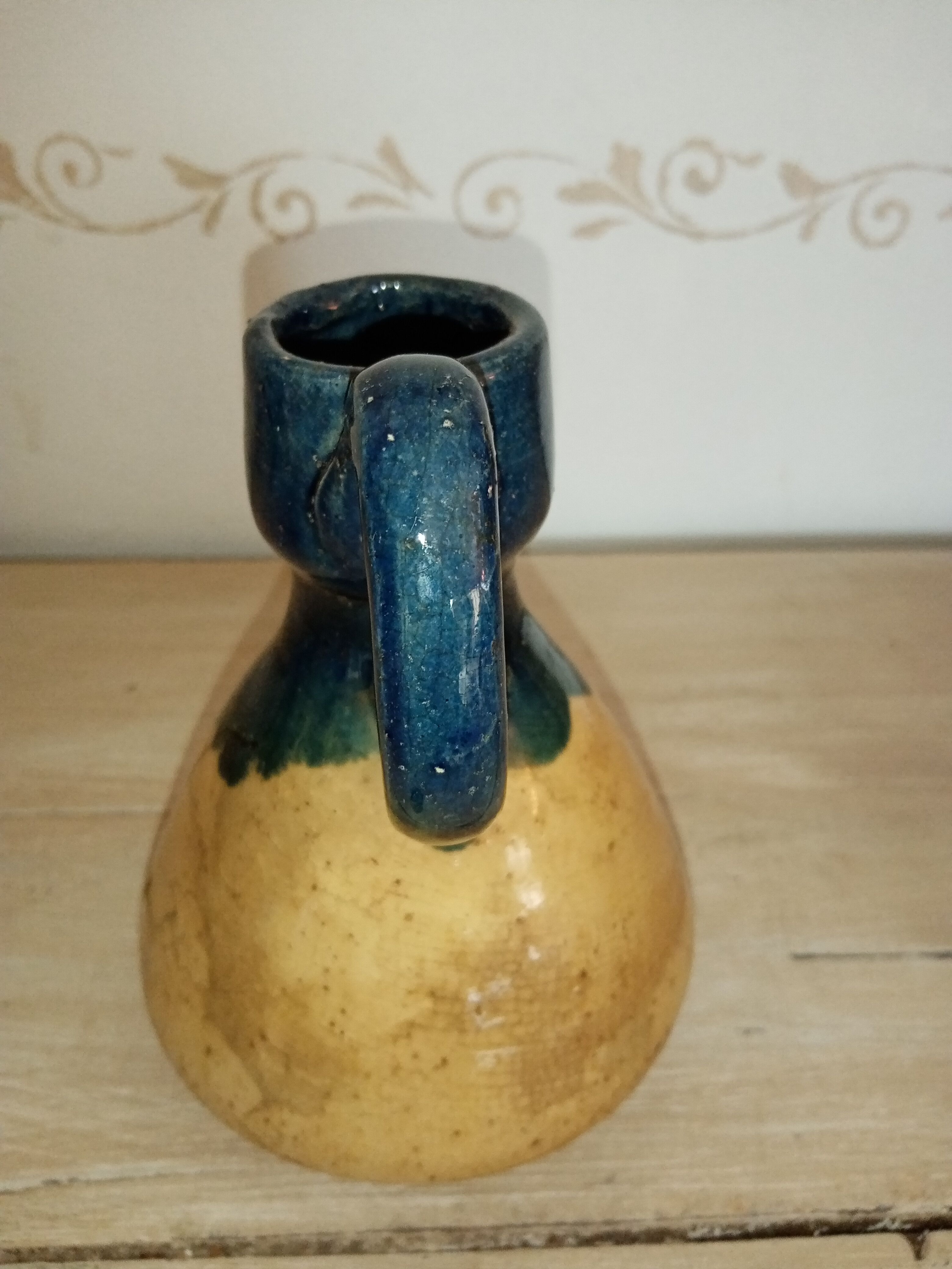 Vernissee sandstone pourer