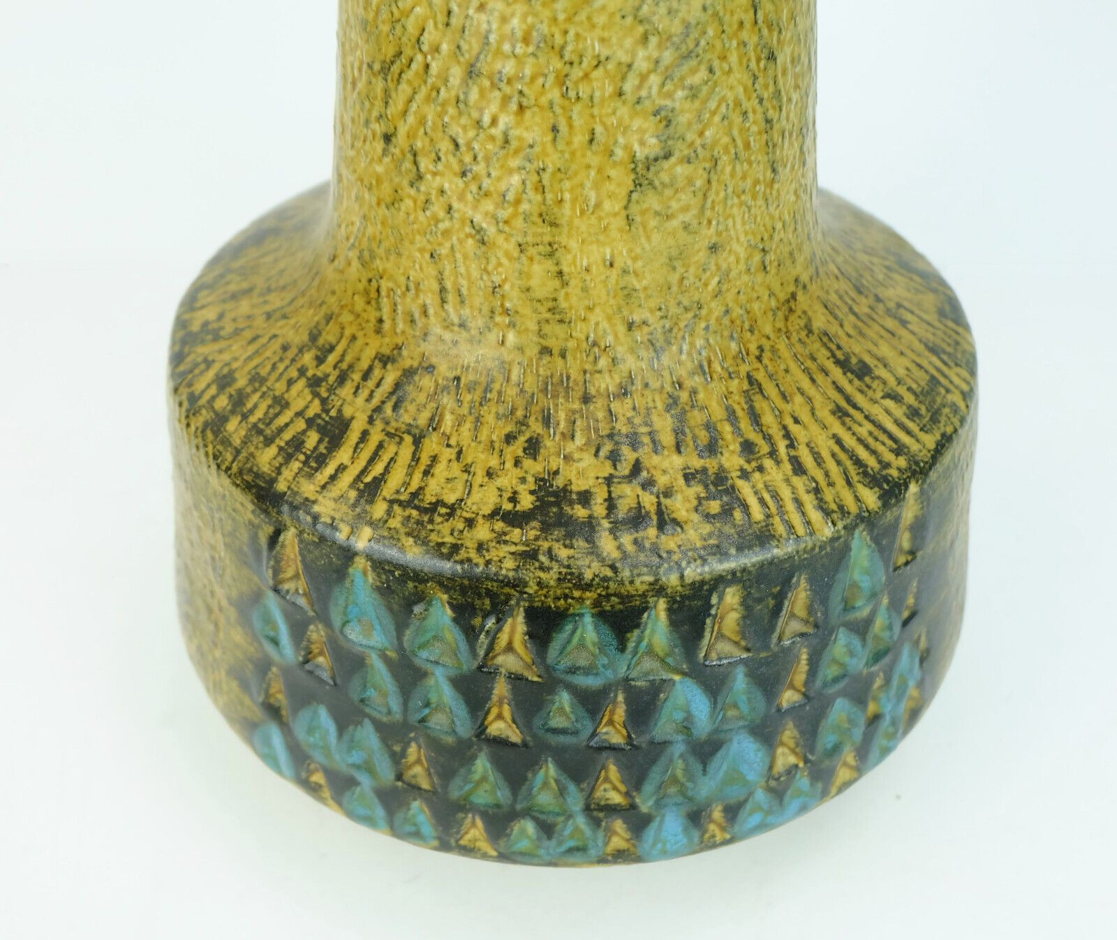Duemler & breiden mid century ceramic vase model no. 171 30 abstract relief decor