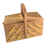 Oak and calisson yellow worker