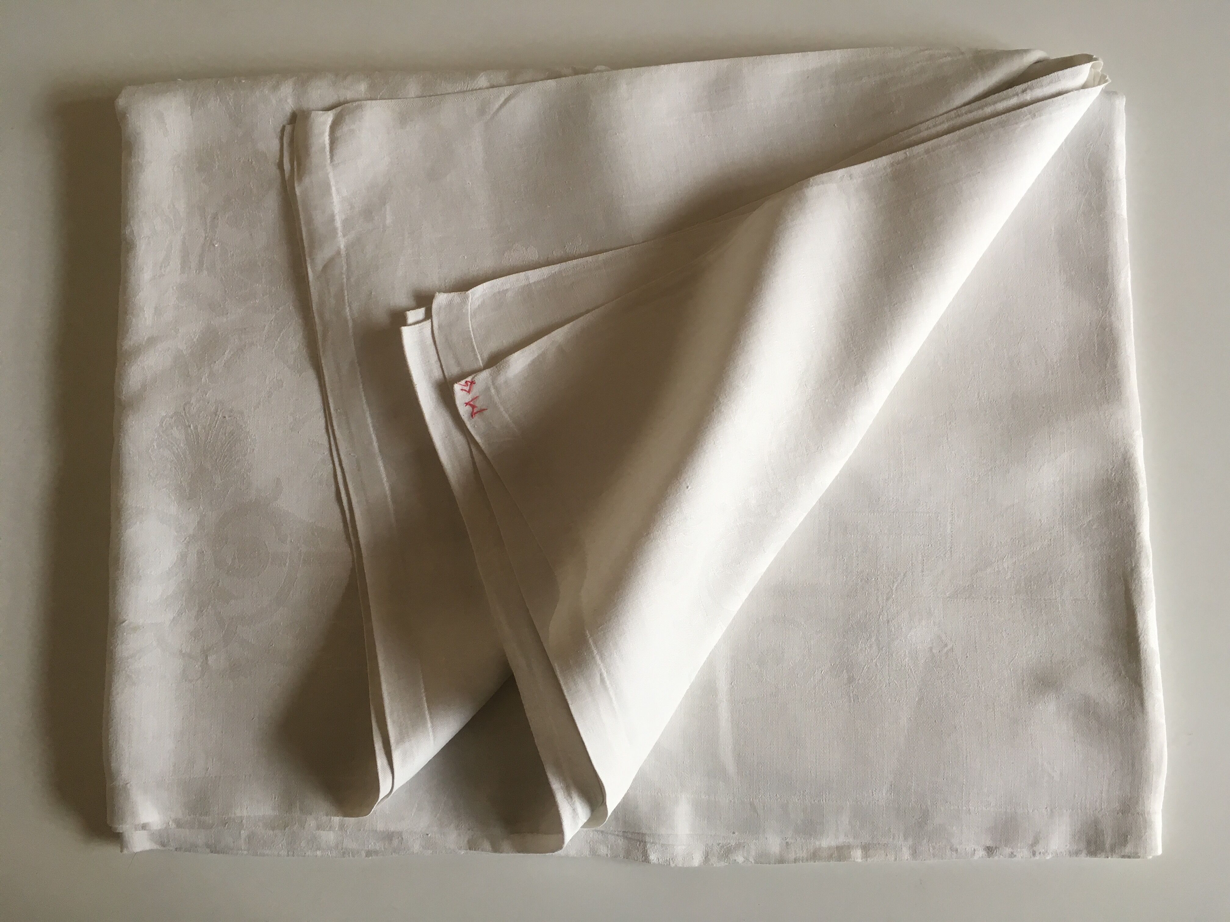 Silky linen damask slick early 20th length 3m