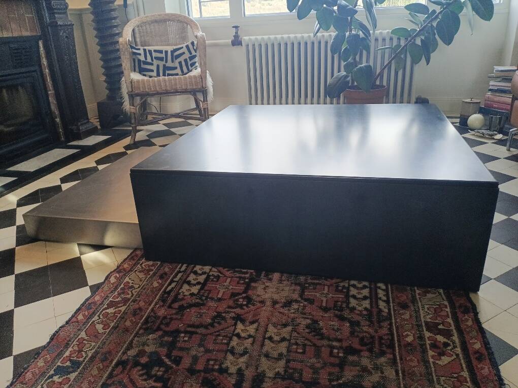 Zeus coffee table "Max & Moritz"