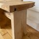 Tabouret bas en bois brut