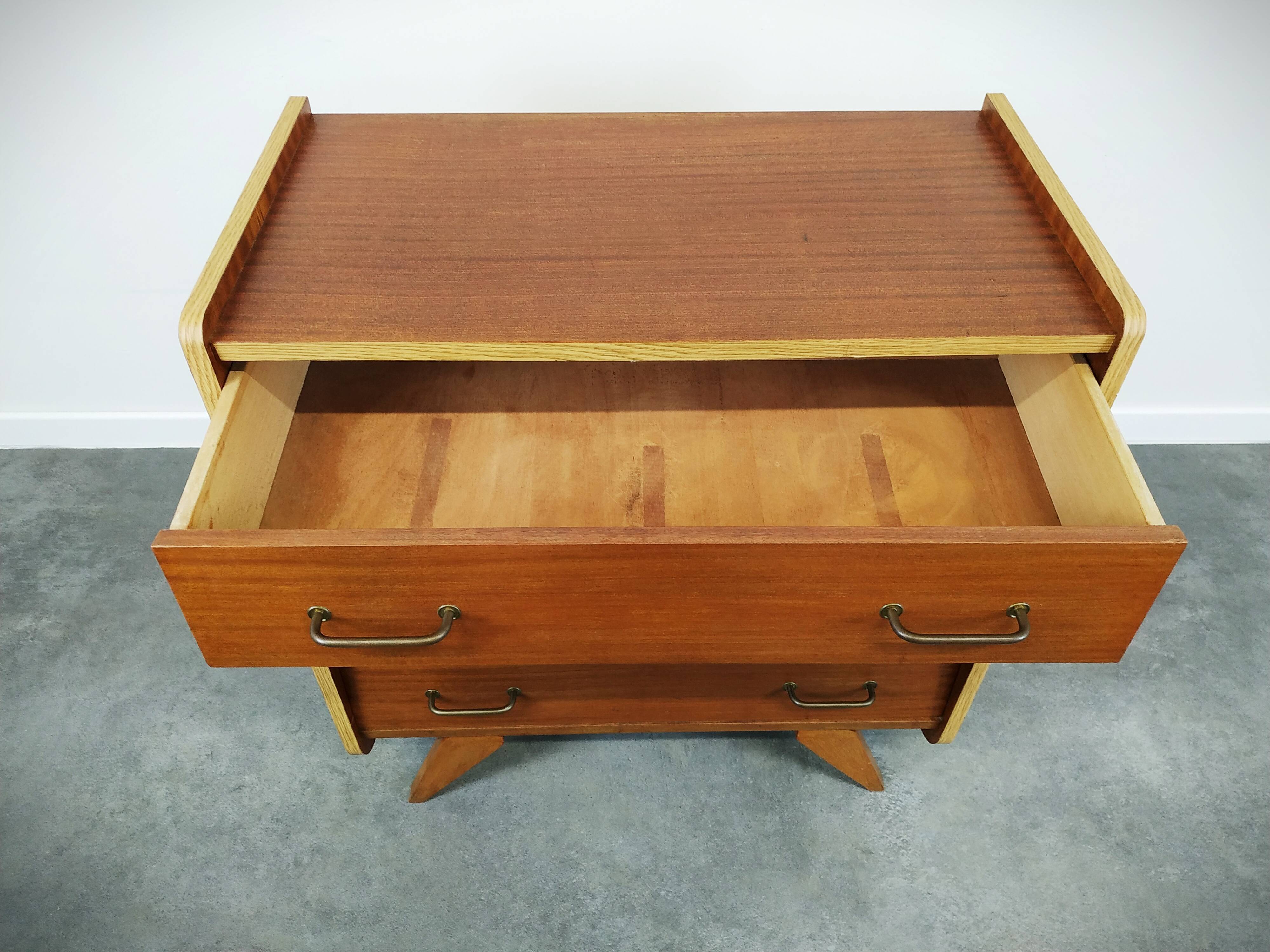 Compass feet dresser