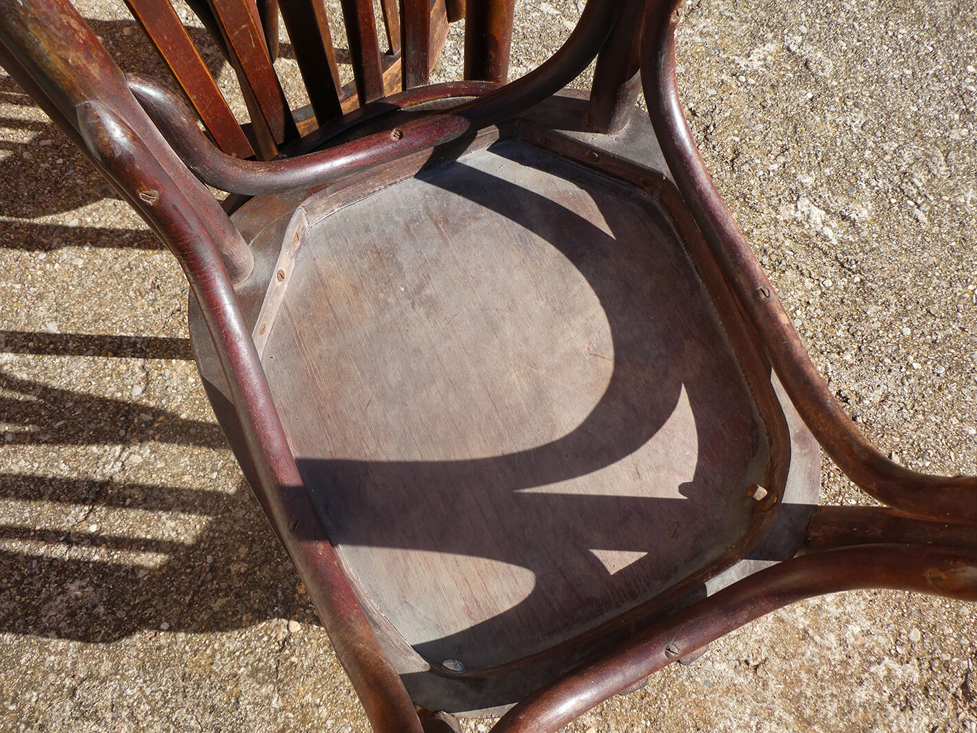 Set of 4 bistro chairs in curved wood Thonet