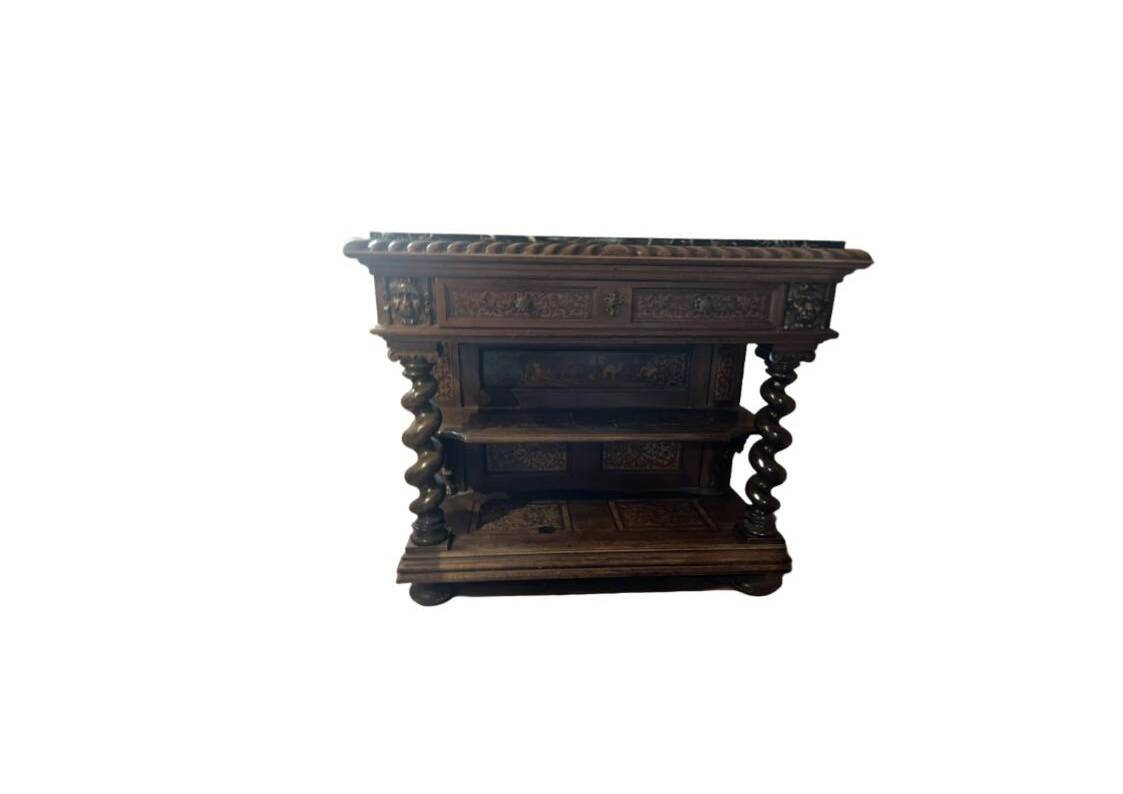 Console style Louis XIII